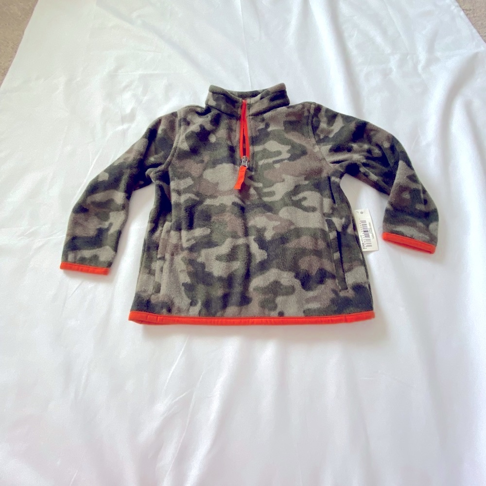 Kids, Toddler (2T) Camouflage Fleece Pullover.  Pocket in front for hands. NWT